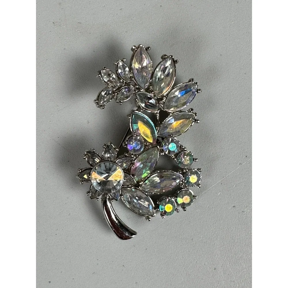 Vintage Clear Rhinestone Brooch Pin Silver Tone Statement Colors In‎ Light
